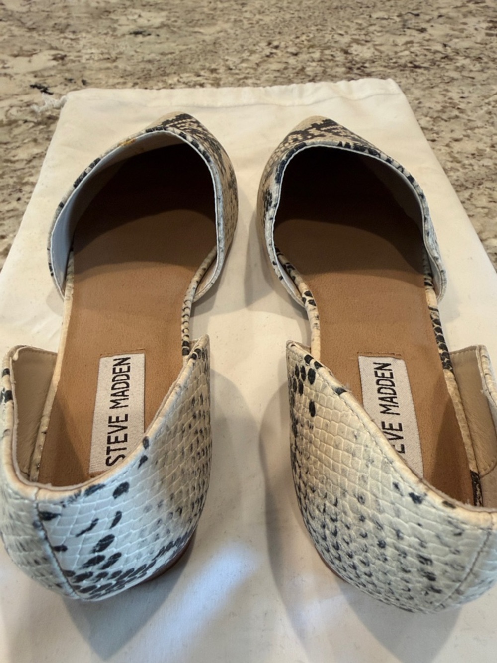 NEW Steve Madden Black and White Snakeskin Pointed Flats - Picture 2 of 4